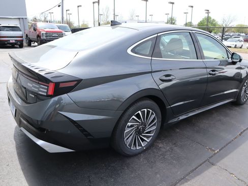 New 2026 Hyundai Sonata Limited FWD image 22