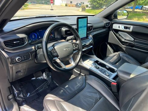 Used 2021 Ford Explorer Platinum w/ Equipment Group 601A AWD/4WD image 15