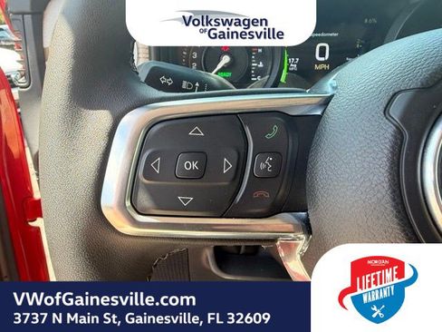 Used 2025 Jeep Wrangler Unlimited Sahara AWD/4WD image 22