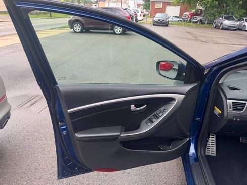 Used 2013 Hyundai Elantra GT w/ Tech Pkg FWD image 9