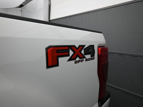 Used 2022 Ford F250 Platinum w/ FX4 Off-Road Package image 13