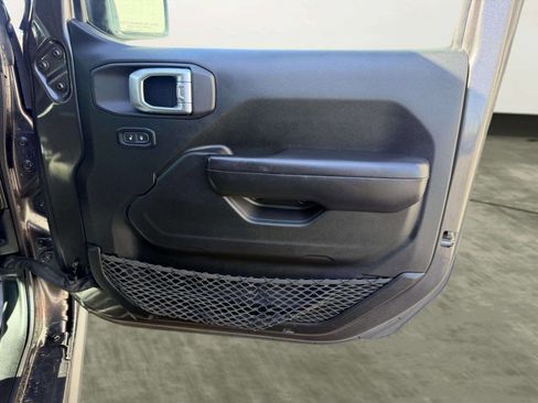 Used 2019 Jeep Wrangler Unlimited Rubicon w/ Cold Weather Group image 23