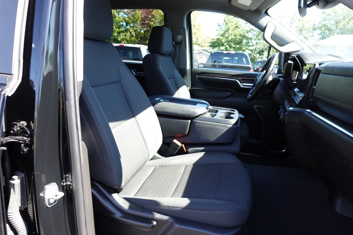 Used 2024 Chevrolet Silverado 2500 LT w/ Midnight Edition AWD/4WD image 37
