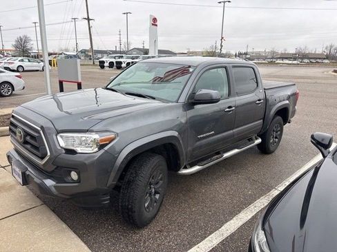 Used 2023 Toyota Tacoma SR5 AWD/4WD image 4