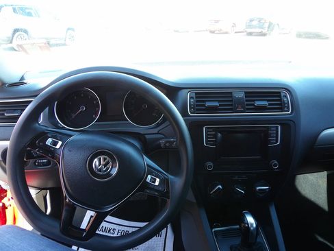 Used 2017 Volkswagen Jetta S image 22