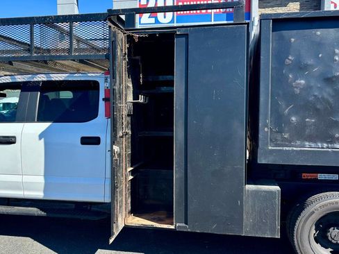 Used 2020 Ford F550 Crew Storge with Dump Body w L image 11