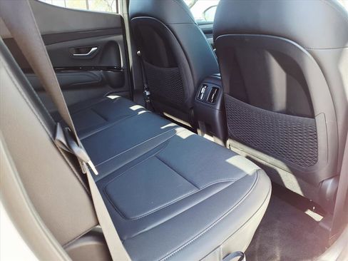 Certified 2025 Hyundai Santa Cruz Limited image 12