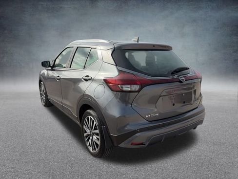 Used 2023 Nissan Kicks SV image 6