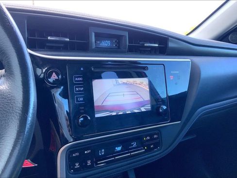 Used 2017 Toyota Corolla SE FWD image 19