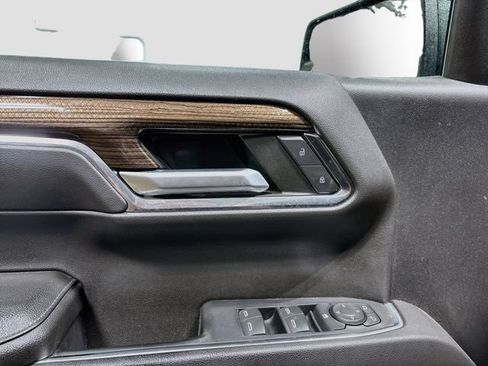 Used 2022 Chevrolet Silverado 1500 LT AWD/4WD image 16