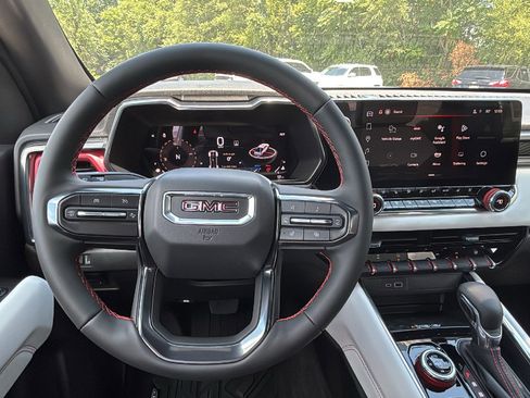 New 2025 GMC Canyon AT4 w/ AT4X Package image 18