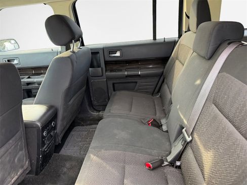 Used 2018 Ford Flex SEL image 21