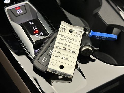 Used 2025 Audi Q6 e-tron Premium w/ Convenience Package image 24