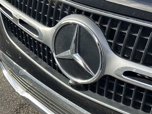 Used 2025 Mercedes-Benz GLC 300 image 11