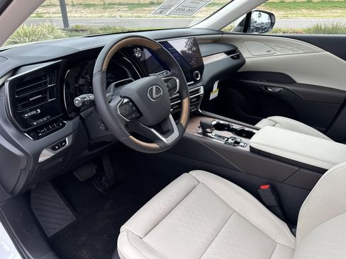 New 2026 Lexus RX 450h RX 450h+ Luxury image 16