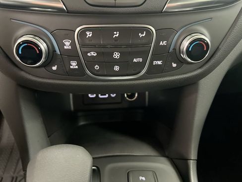 Used 2024 Chevrolet Equinox LT w/ LPO, Floor Liner Package FWD image 15