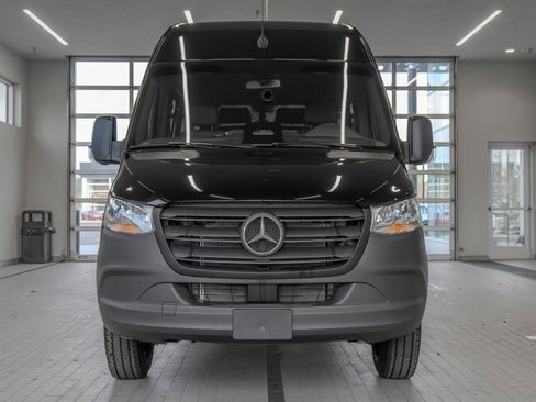 Used 2025 Mercedes-Benz Sprinter 3500 image 10