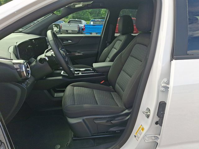 Used 2026 Chevrolet Equinox LT w/ Safety and Technology Package AWD/4WD image 2