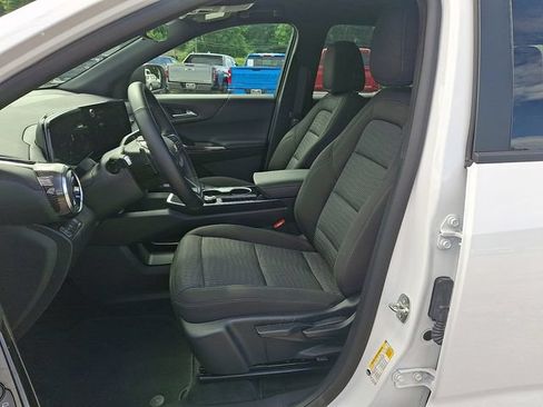 Used 2026 Chevrolet Equinox LT w/ Safety and Technology Package AWD/4WD image 2