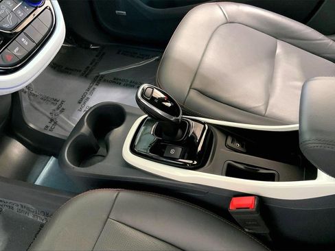 Used 2019 Chevrolet Bolt Premier w/ Infotainment Package image 17