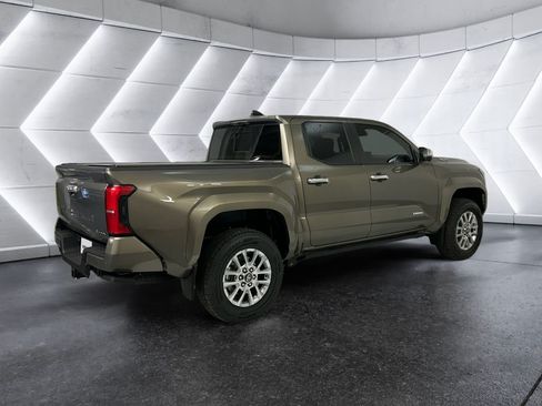 Used 2026 Toyota Tacoma Limited AWD/4WD image 4