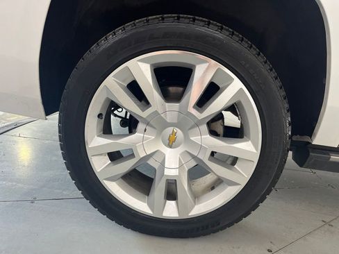 Used 2019 Chevrolet Suburban Premier AWD/4WD image 15
