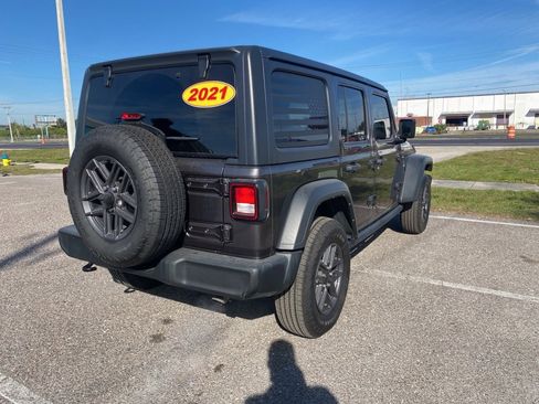 Used 2021 Jeep Wrangler Unlimited Sport image 3