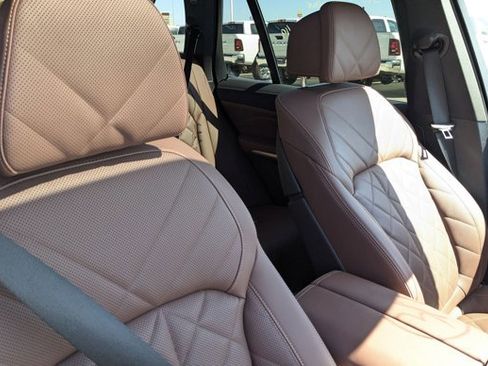 Used 2025 BMW X5 xDrive40i image 21