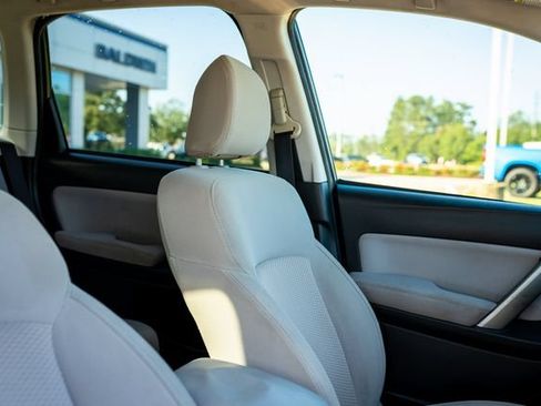 Used 2014 Subaru Forester 2.5i AWD/4WD image 8