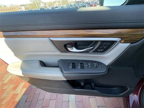Used 2017 Honda CR-V Touring image 10