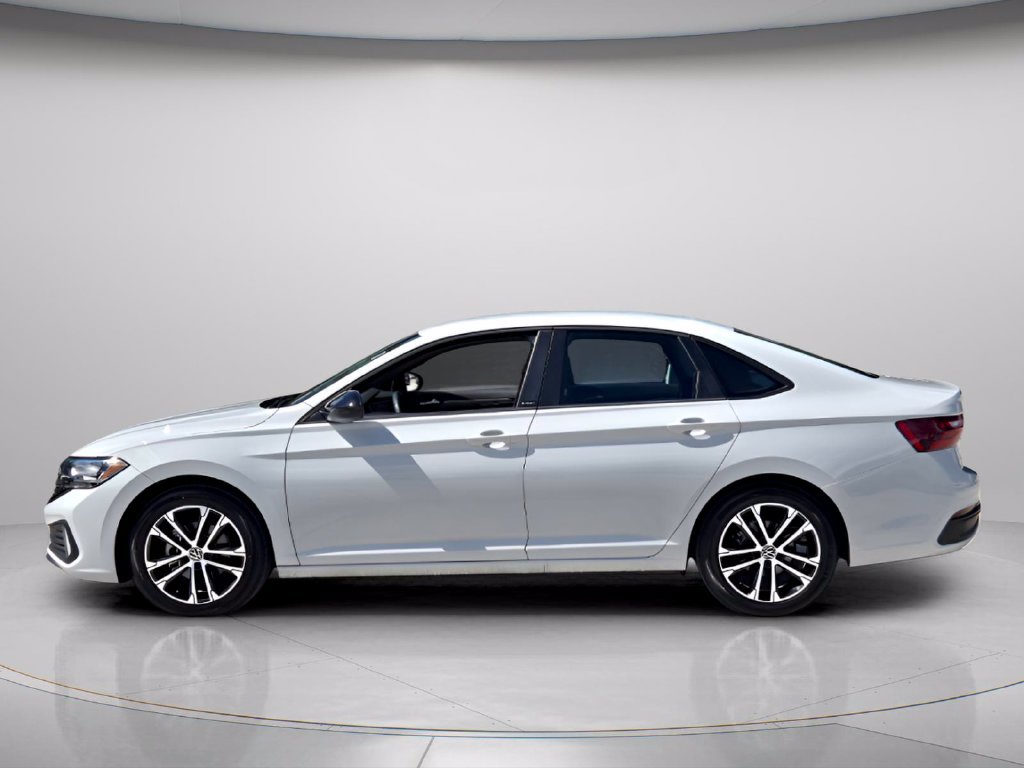 Certified 2024 Volkswagen Jetta Sport FWD image 3