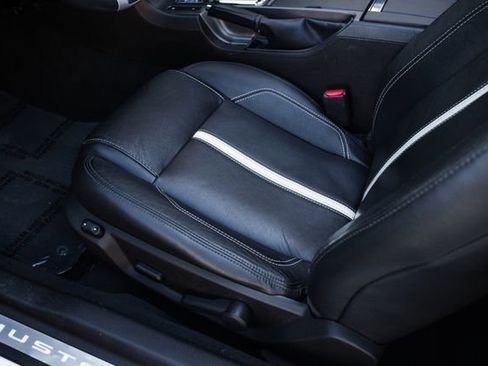 Used 2010 Ford Mustang GT Premium image 60