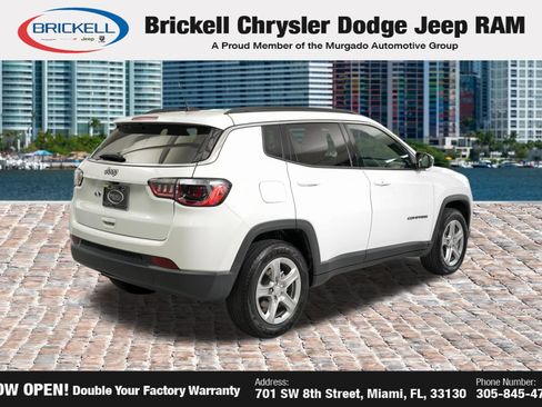 Used 2024 Jeep Compass Latitude AWD/4WD image 7