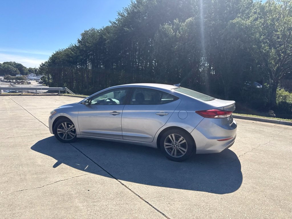 Used 2017 Hyundai Elantra SE FWD image 17