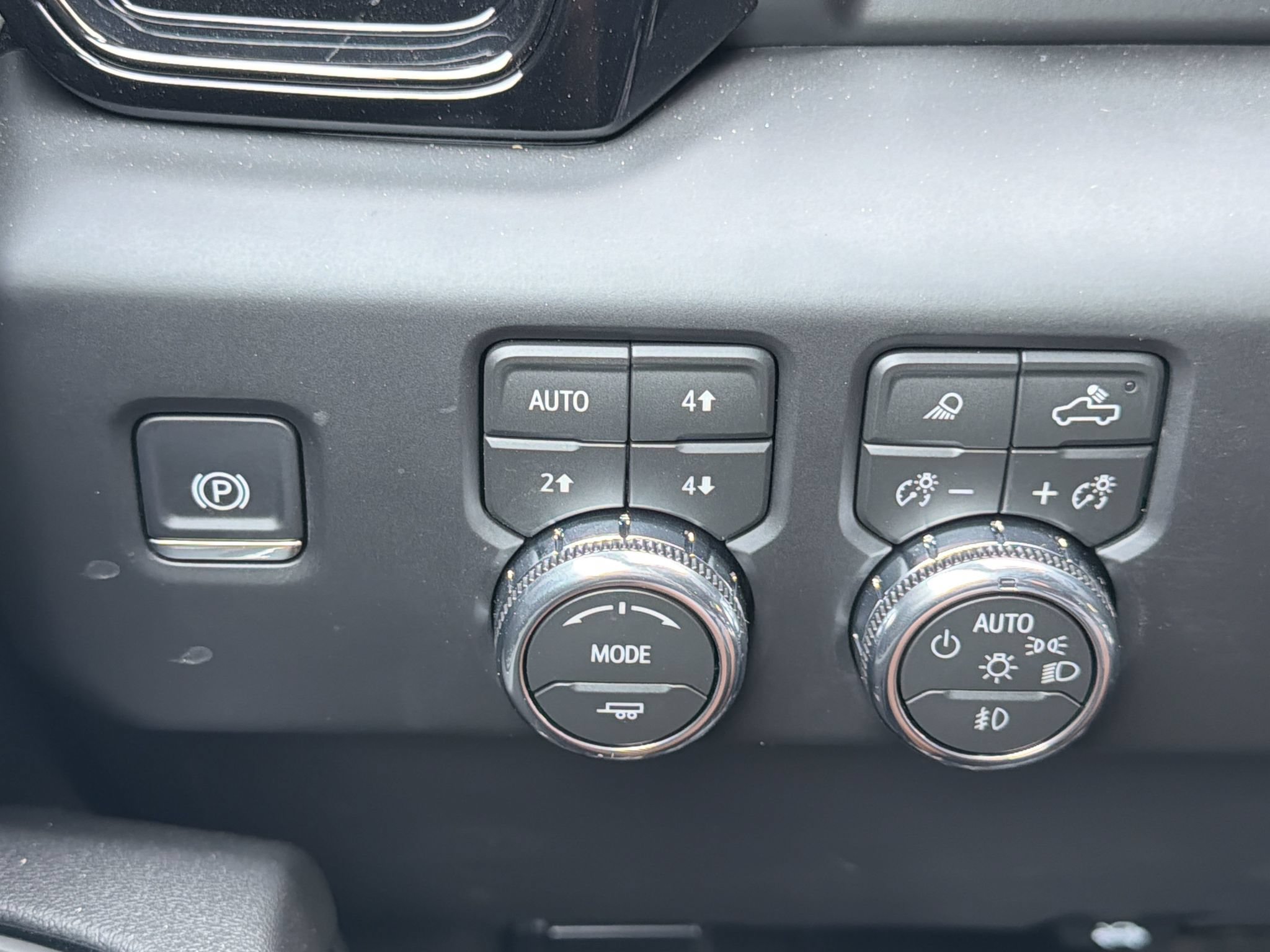 New 2026 GMC Sierra 1500 AT4 w/ Technology Package AWD/4WD image 11