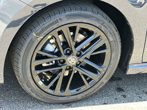 New 2026 Toyota Camry SE AWD/4WD image 10