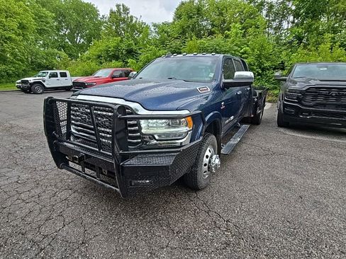 Used 2022 RAM 3500 Limited AWD/4WD image 2