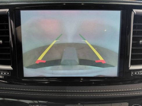 Certified 2023 Chrysler Pacifica Touring-L FWD image 17