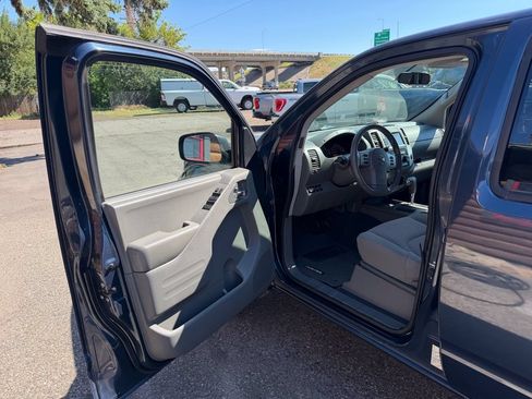 Used 2019 Nissan Frontier SV AWD/4WD image 8