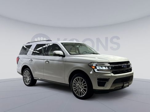 Used 2024 Ford Expedition Limited image 14
