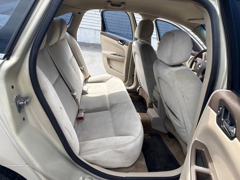 Used 2008 Chevrolet Impala LT FWD image 11