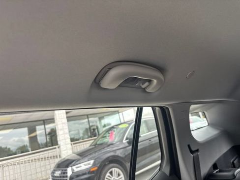 Used 2023 GMC Terrain SLT w/ LPO, Floor Liner Package FWD image 30