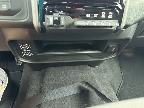 New 2025 RAM 2500 Tradesman image 36