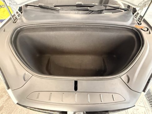 Used 2023 Tesla Model X image 39