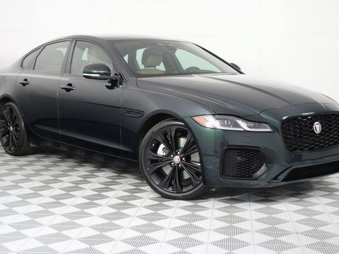 Used 2023 Jaguar XF SE RWD image 34