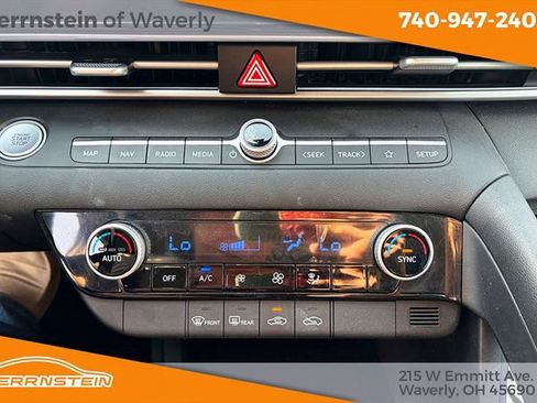 Used 2024 Hyundai Elantra SEL FWD image 18