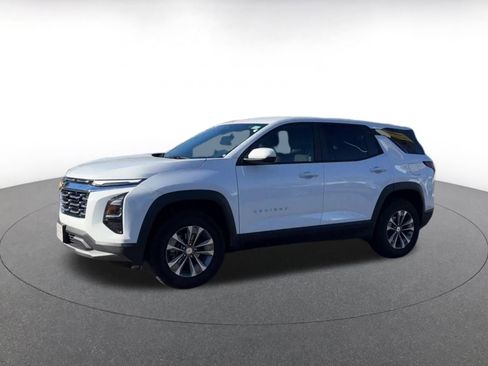 Used 2025 Chevrolet Equinox LT image 8