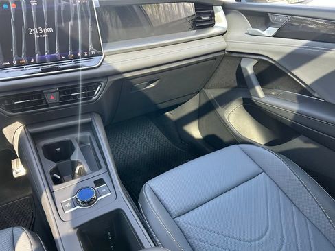 New 2026 Volkswagen Tiguan SE R-Line AWD/4WD image 10