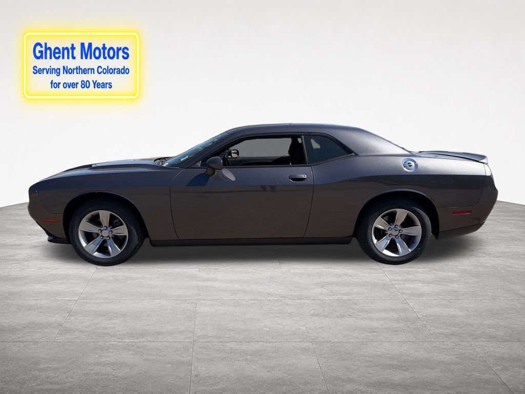 Used 2019 Dodge Challenger SXT RWD image 1