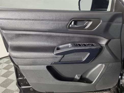 Used 2025 Nissan Pathfinder S w/ Cargo Package image 42